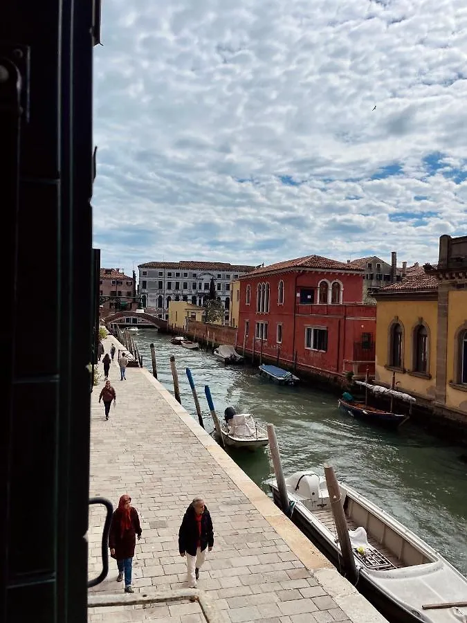 Alla Corte Rossa Venice Bed & Breakfast